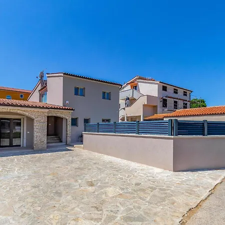 Awesome In With Wifi Holiday home